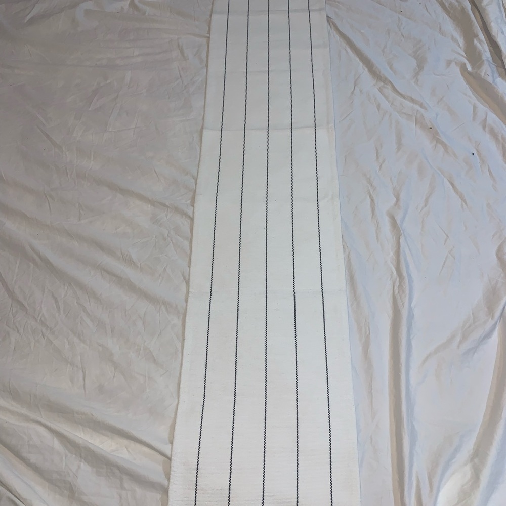 Table runner - Picture 2 of 4
